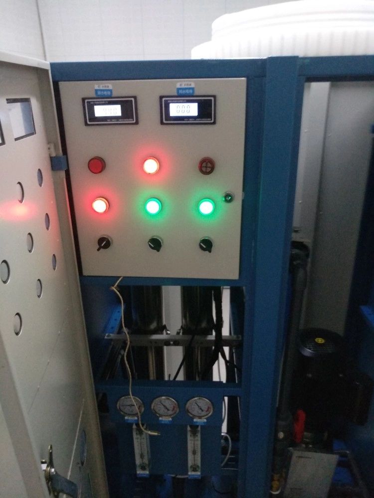 水思源檢驗(yàn)科純水設(shè)備