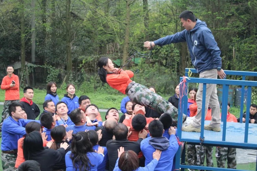 水思源——熔煉團(tuán)隊(duì)、拓展未來(lái)！